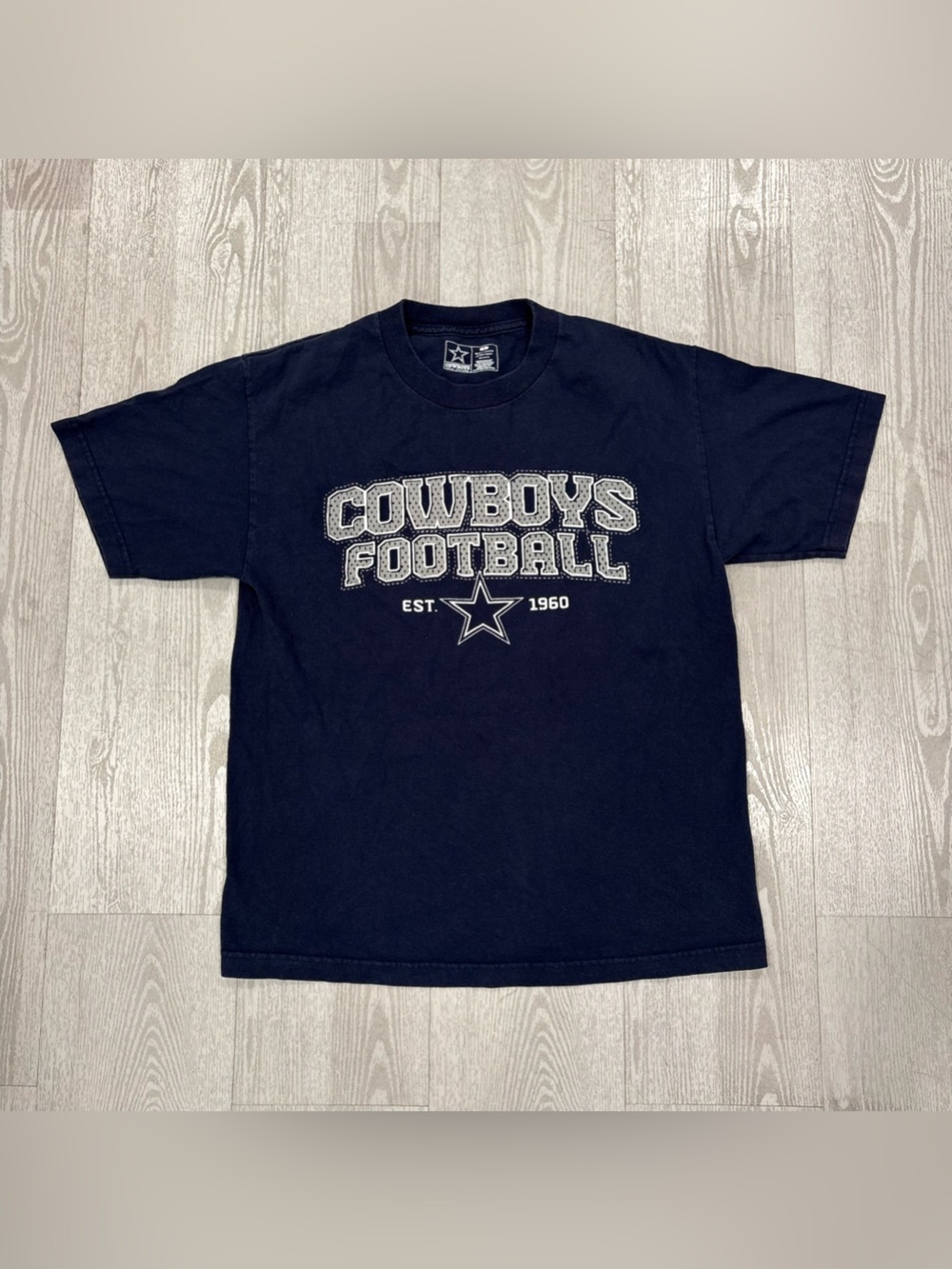 Dallas Cowboys Team Apparel Graphic T-Shirt (Navy Blue) size  s